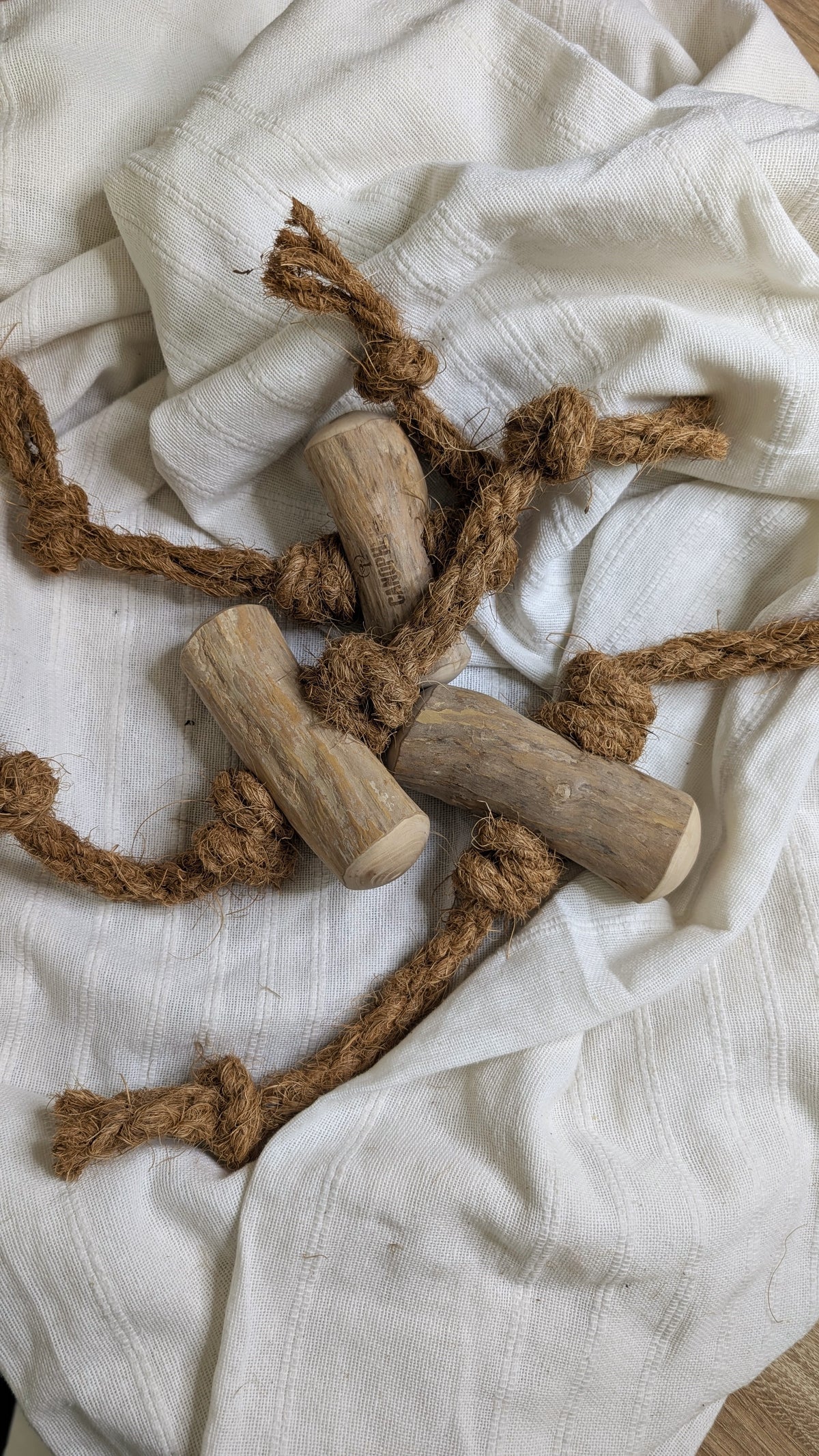 Bois de caféier et corde de coco